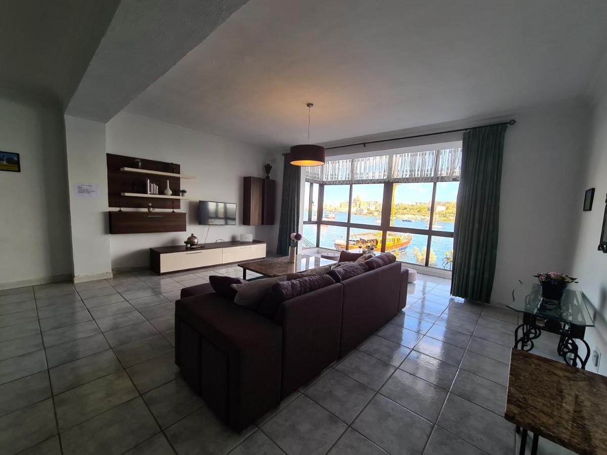 Spacious Seafront Apt Next To Sliema-Valeta Ferry 外观 照片