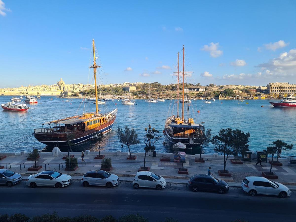 Spacious Seafront Apt Next To Sliema-Valeta Ferry 外观 照片